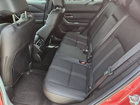 Used 2024 MAZDA CX-50 AWD 2.5 S w/ Premium Package image 18