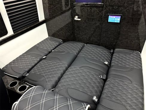 Used 2024 Mercedes-Benz Sprinter 3500 image 22