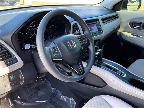 Used 2017 Honda HR-V LX image 17