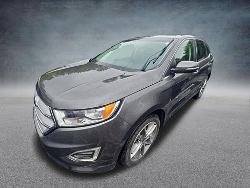 Used 2018 Ford Edge Titanium w/ Technology Package AWD/4WD image 3