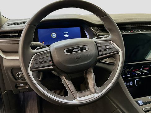 Used 2023 Jeep Grand Cherokee L Limited w/ Trailer Tow Group (B) image 18