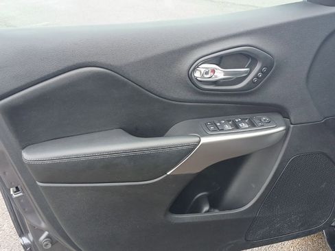 Used 2019 Jeep Cherokee High Altitude image 23