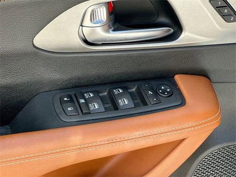 Used 2024 Chrysler Pacifica Pinnacle image 18