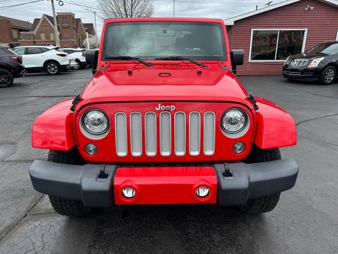 Used 2018 Jeep Wrangler Sahara w/ Connectivity Group image 2