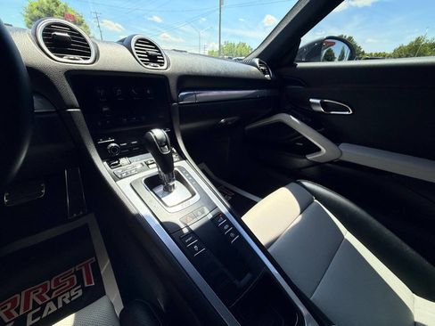 Used 2024 Porsche 718 Cayman RWD image 30