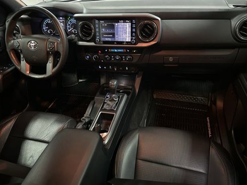 Used 2020 Toyota Tacoma TRD Off-Road image 12