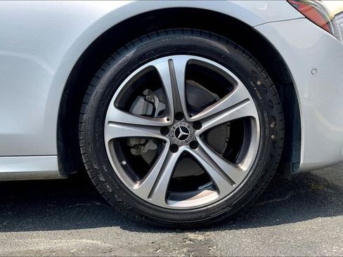 Used 2019 Mercedes-Benz E 300 4MATIC image 9