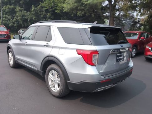Used 2023 Ford Explorer XLT w/ Equipment Group 202A AWD/4WD image 13
