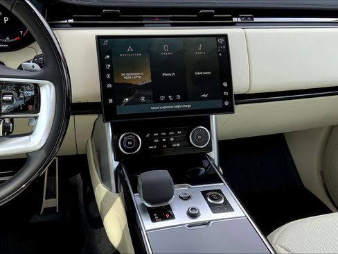 Used 2023 Land Rover Range Rover SE AWD/4WD image 7