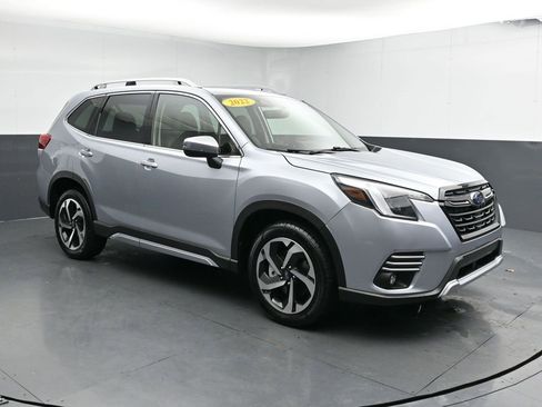 Used 2022 Subaru Forester Touring image 2