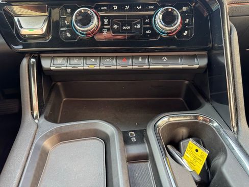 Used 2024 GMC Sierra 2500 AT4 w/ AT4 Preferred Package image 16