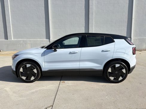 New 2026 Volvo EX30 Ultra w/ Climate Package AWD/4WD image 2
