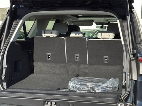 New 2026 Lincoln Navigator L Reserve image 14