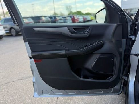 Used 2024 Ford Escape Active w/ Tech Pack #1 AWD/4WD image 12