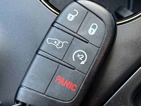 Used 2020 Dodge Durango R/T w/ Technology Group image 39