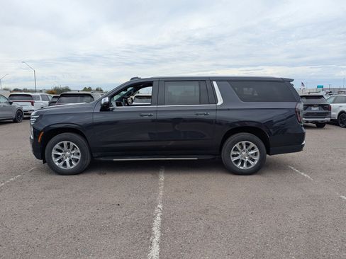 Certified 2025 Chevrolet Suburban Premier image 2