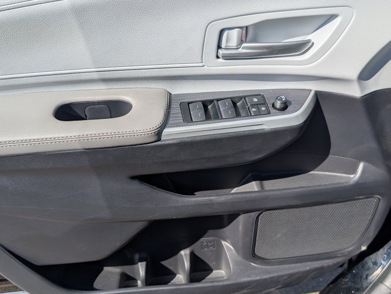 Used 2026 Toyota Sienna XLE FWD image 16