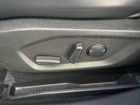 Used 2024 Ford Edge SEL w/ Convenience Package image 12