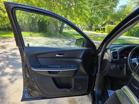 Used 2011 GMC Acadia SLT FWD image 11