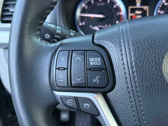 Used 2016 Toyota Highlander XLE FWD image 14