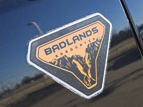Used 2024 Ford Bronco Badlands image 33