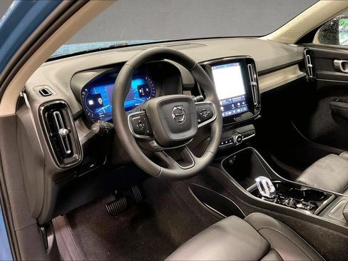 Certified 2024 Volvo XC40 B5 Plus AWD/4WD image 17