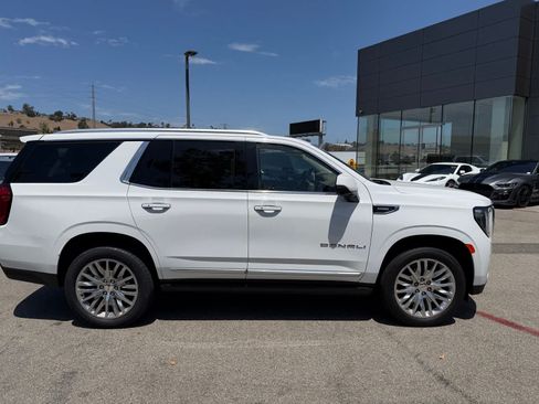 Used 2023 GMC Yukon Denali RWD image 4