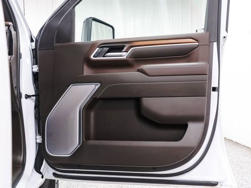 Used 2025 GMC Sierra 2500 Denali w/ Denali Reserve Package AWD/4WD image 33
