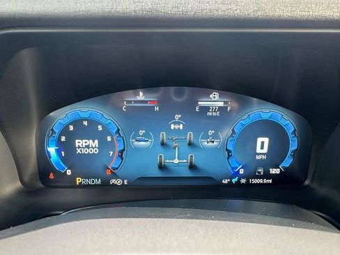 Used 2025 Ford Bronco Badlands image 16