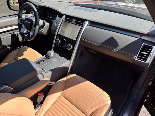 New 2026 Land Rover Discovery Limited Edition AWD/4WD image 19