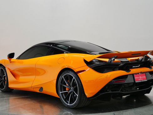 Used 2022 McLaren 720S Performance RWD image 7