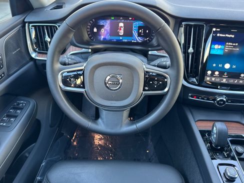 Certified 2025 Volvo S60 B5 Plus AWD/4WD image 17