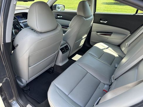 Used 2016 Acura TLX FWD image 16