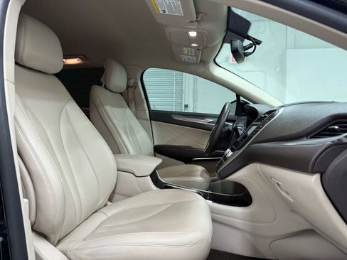 Used 2019 Lincoln MKC Premiere image 21
