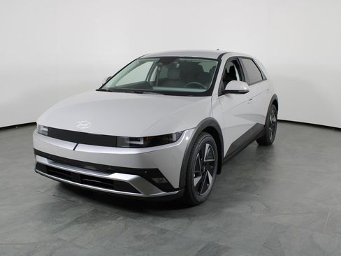 New 2026 Hyundai Ioniq 5 SEL image 2