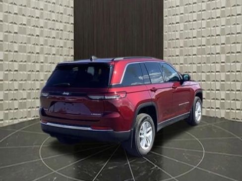 Certified 2025 Jeep Grand Cherokee Laredo X AWD/4WD image 4