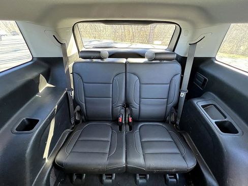 Used 2018 GMC Acadia SLT image 24