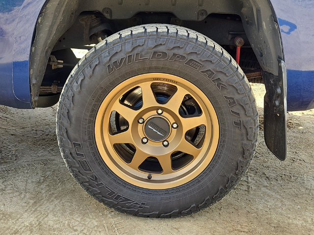 Used 2014 Toyota Tundra SR5 w/ TRD Off Road Package AWD/4WD image 26