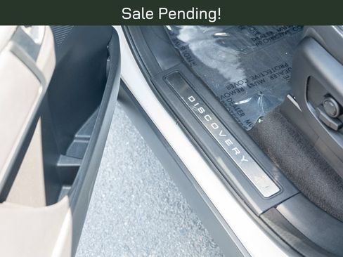 Certified 2025 Land Rover Discovery Dynamic SE AWD/4WD image 17