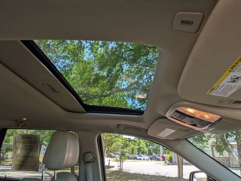 Used 2018 Jeep Grand Cherokee Limited image 17