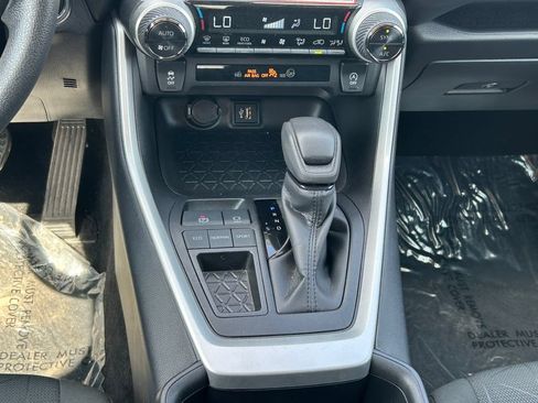 Certified 2025 Toyota RAV4 XLE FWD image 20