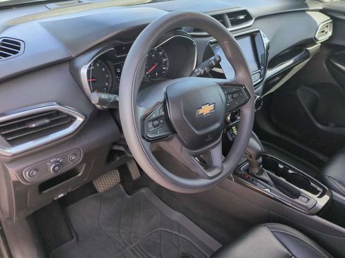Used 2022 Chevrolet TrailBlazer LT w/ Convenience Package FWD image 10