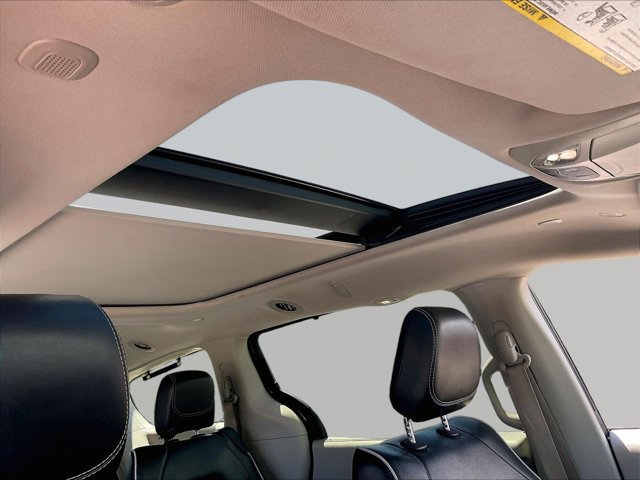 Used 2022 Chrysler Pacifica Limited FWD image 17