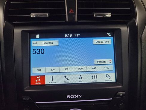 Used 2018 Ford Fusion Titanium FWD image 25