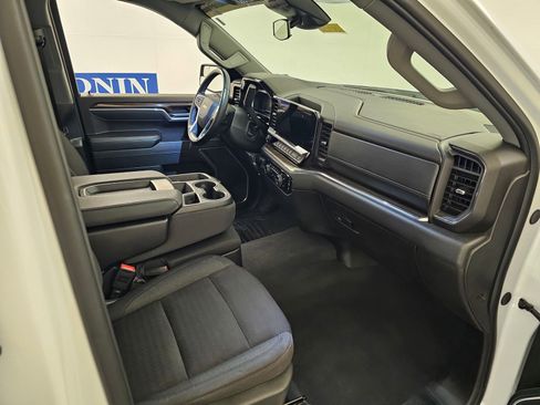 Used 2025 Chevrolet Silverado 1500 LT AWD/4WD image 25