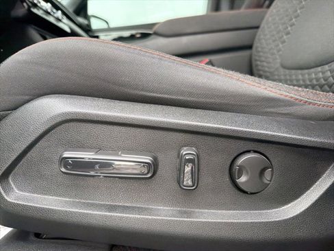 Used 2023 Honda Pilot Sport image 17