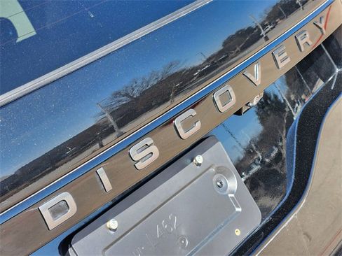 Used 2024 Land Rover Discovery Dynamic SE image 12