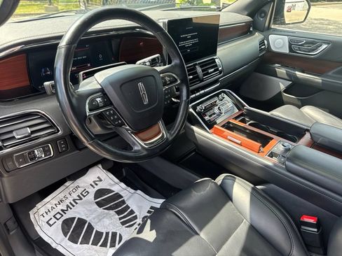 Used 2022 Lincoln Navigator Reserve AWD/4WD image 14