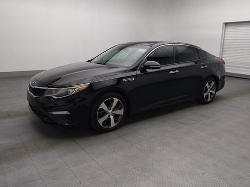 Used 2019 Kia Optima S w/ S Panoramic Sunroof Package FWD image 2