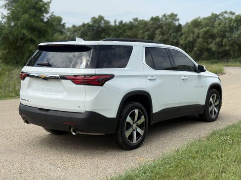 Used 2023 Chevrolet Traverse LT w/ LT Premium Package AWD/4WD image 7